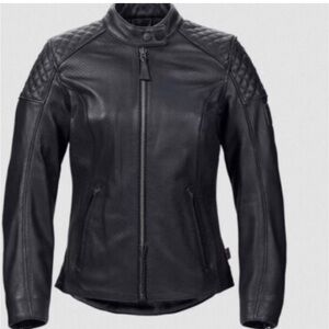 Gorgeous 💋Super Soft  Lambskin Leather Jacket w/Quilted Accents on Shoulder